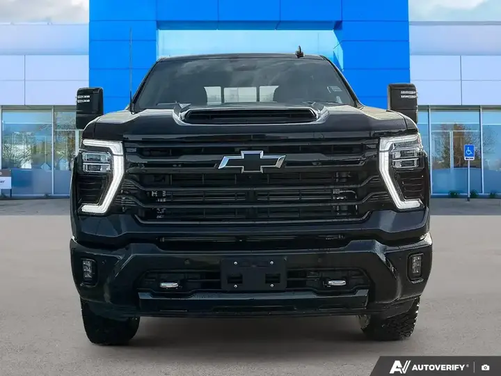 Chevrolet Silverado 2500 2026 photo 2