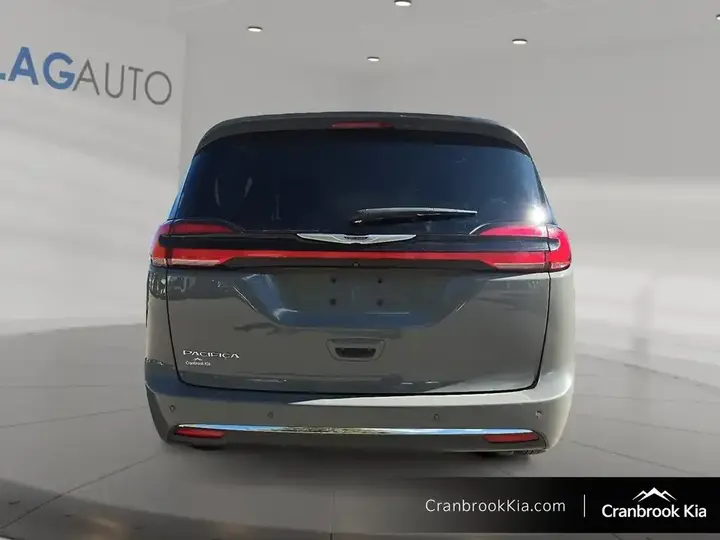 Chrysler Pacifica 2023 photo 3