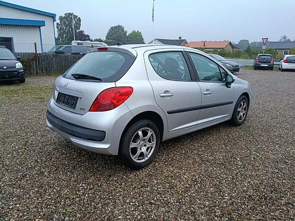 Peugeot 207 2008 photo 3