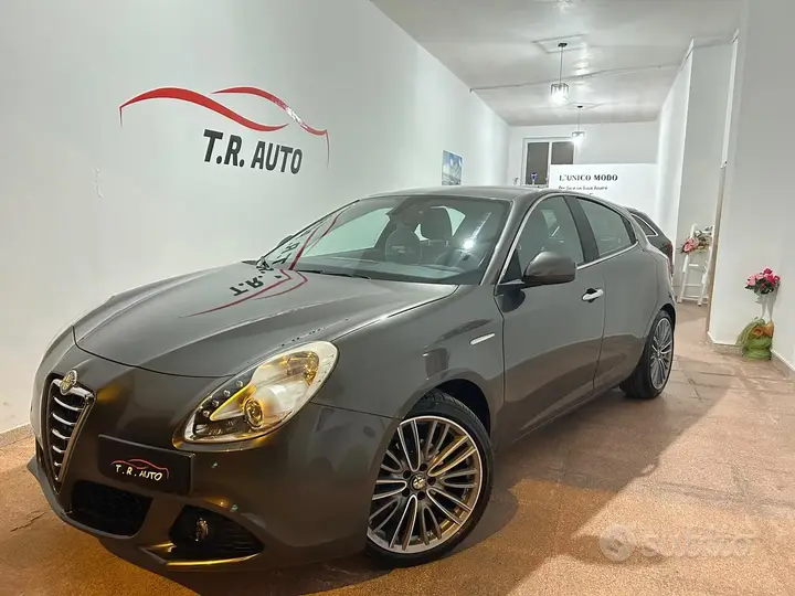 Alfa Romeo Giulietta 2013 photo 2