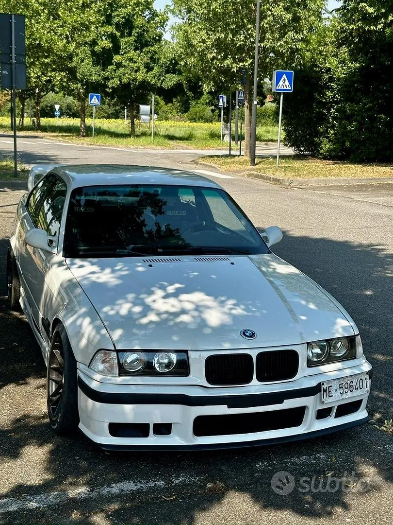 BMW 3 Series 1992 photo 2