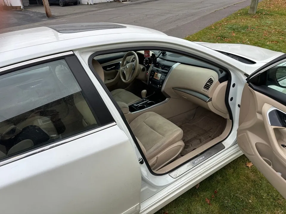 Nissan Altima 2014 photo 2