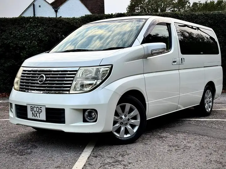 Nissan Elgrand 2005 photo 3