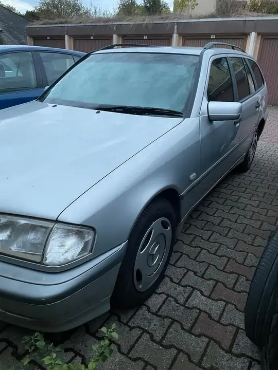Mercedes-Benz C180