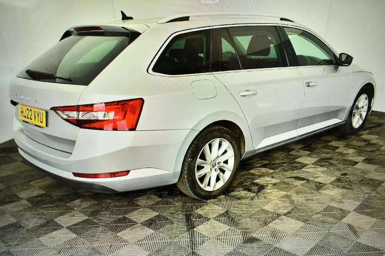 Skoda Superb 2022 photo 3