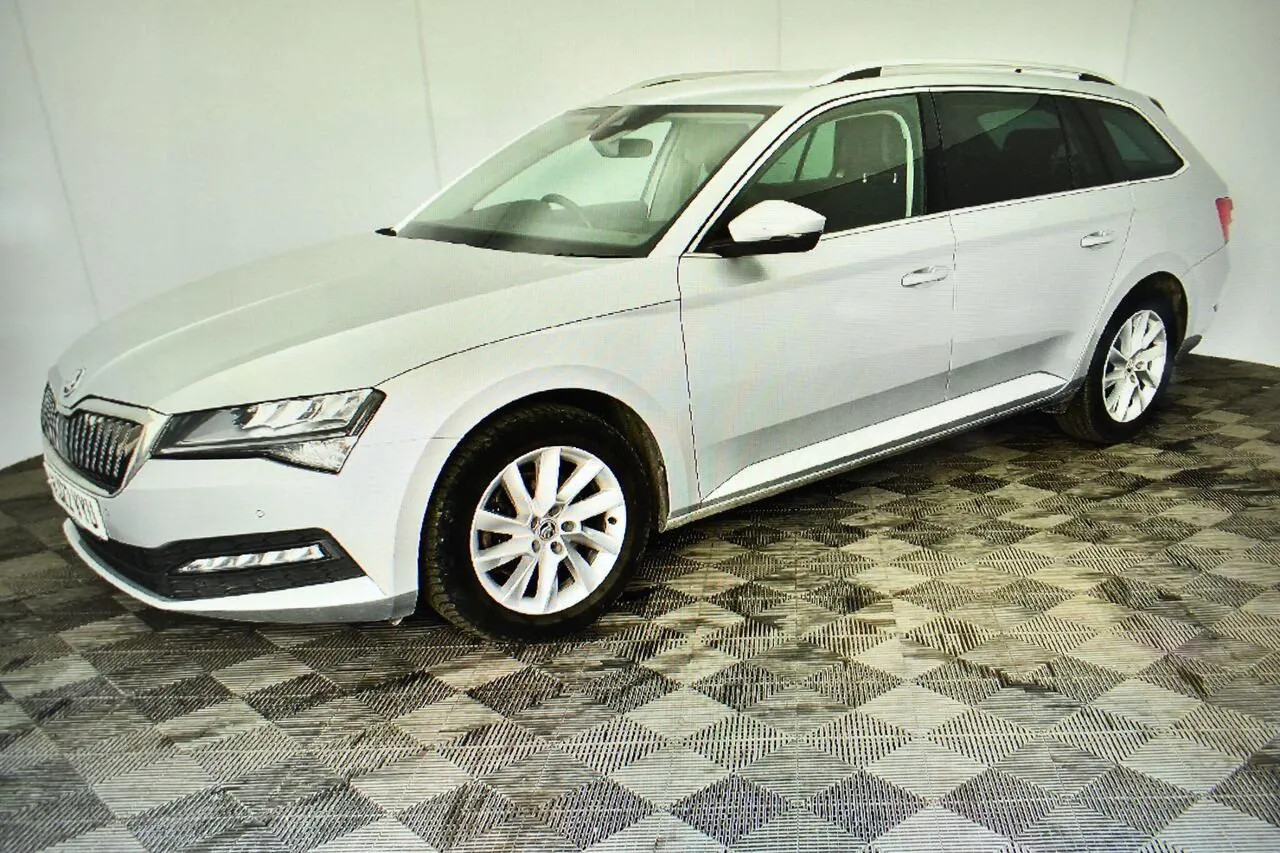 Skoda Superb 2022 photo 2