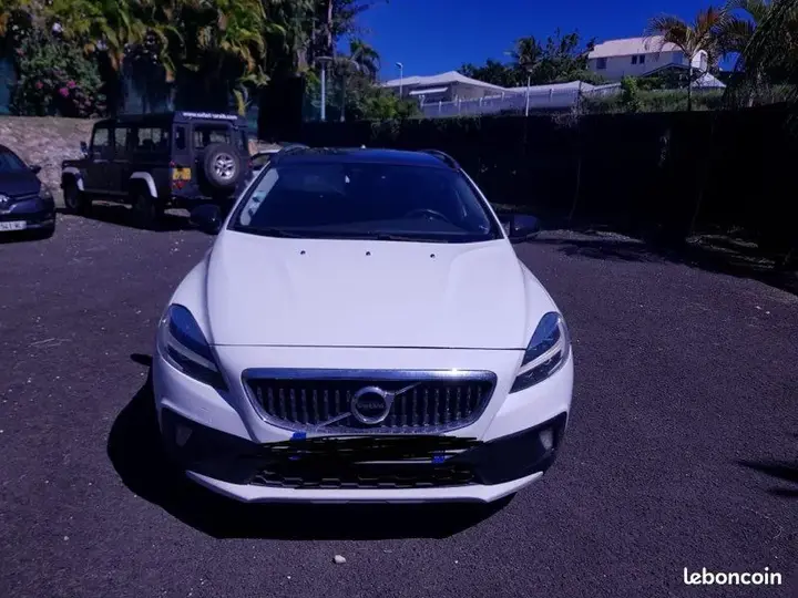 Volvo V40 2019 photo 2