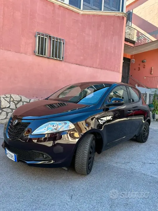 Lancia Ypsilon 2014 photo 2