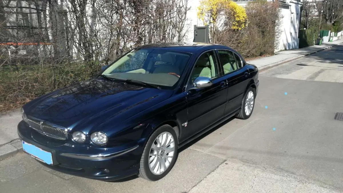 Jaguar X-Type