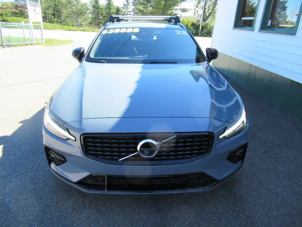 Volvo V60 2022 photo 2