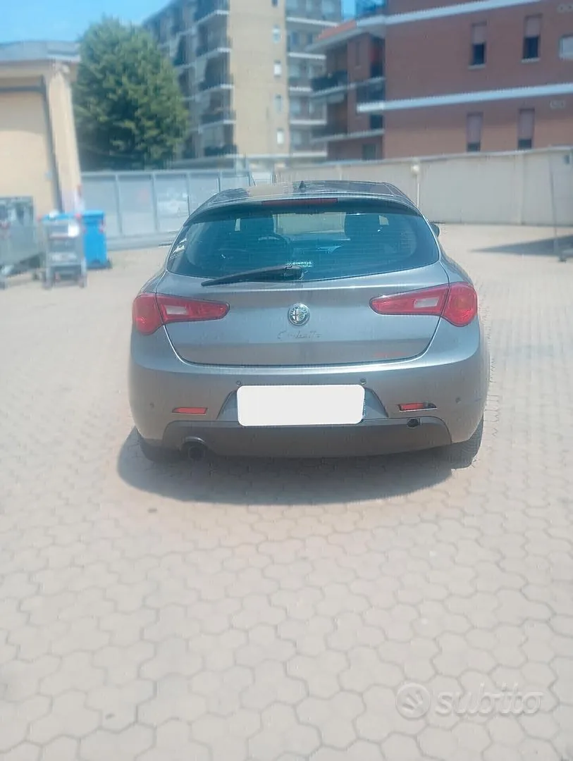 Alfa Romeo Giulietta 2012 photo 5