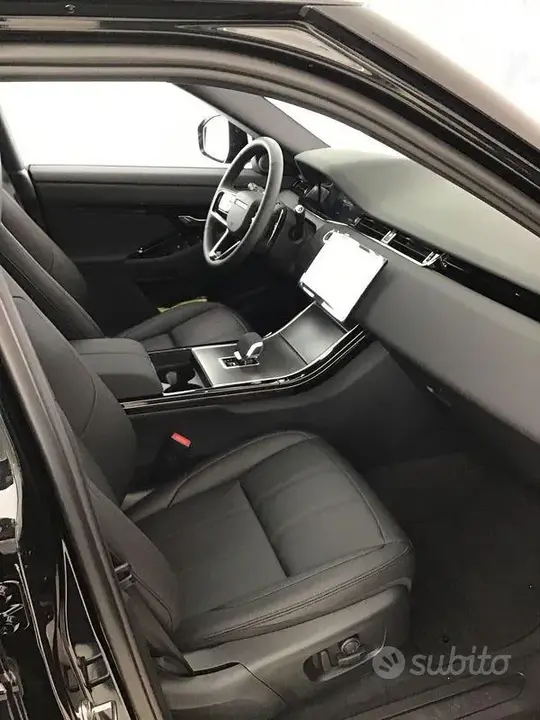 Land Rover Evoque 2025 photo 3