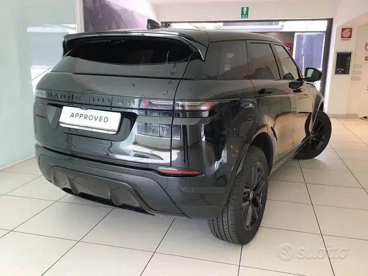 Land Rover Evoque 2025 photo 2