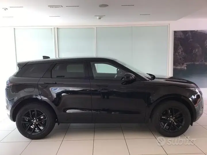 Land Rover Evoque 2025 photo 5
