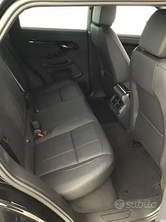 Land Rover Evoque 2025 photo 4