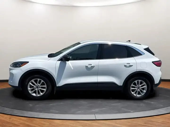 Ford Escape 2022 photo 2