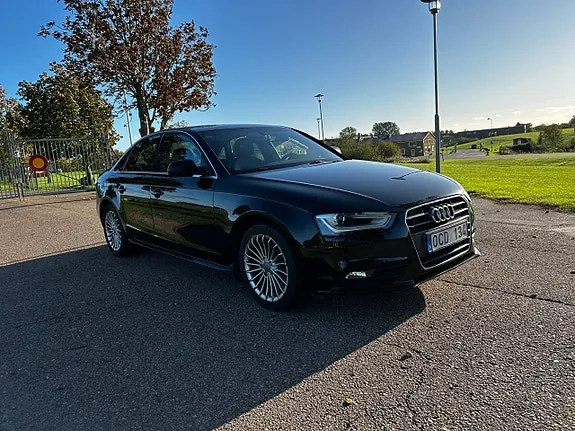 Audi A4 2014 photo 2