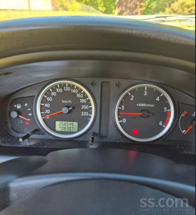 Nissan Almera 2003 photo 2