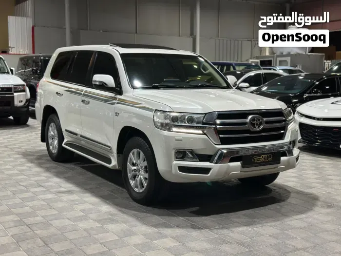 Toyota Land Cruiser Gxr 2018 photo 2