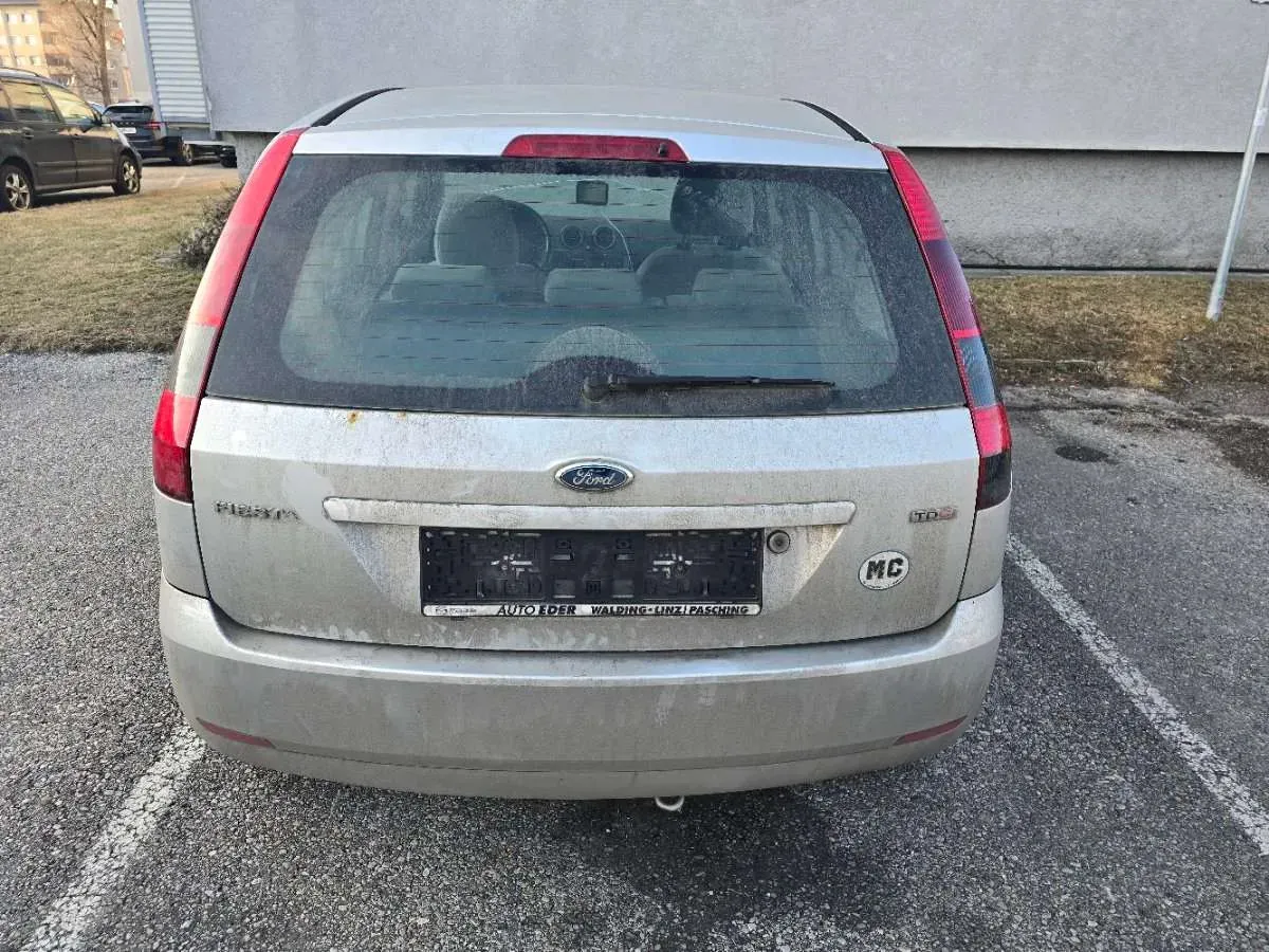 Ford Fiesta 2003 photo 3