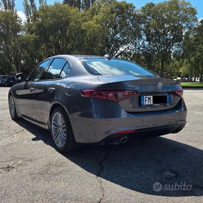 Alfa Romeo Giulia 2017 photo 2