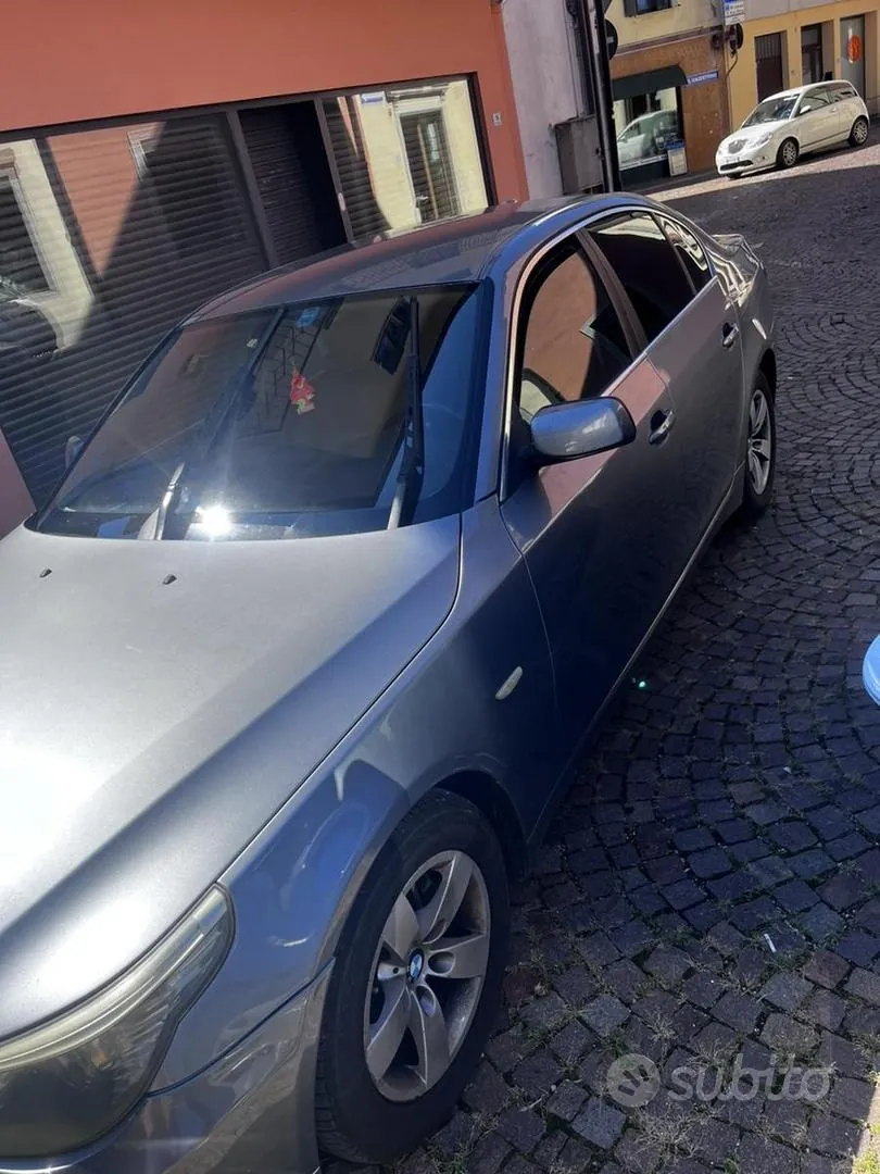 BMW E60 2009 photo 2
