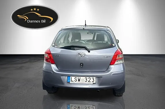 Toyota Yaris 2011 photo 4