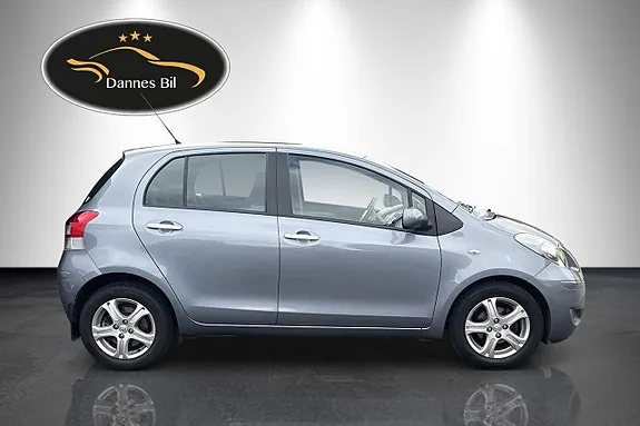 Toyota Yaris 2011 photo 5