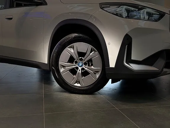 BMW Ix1 2023 photo 2