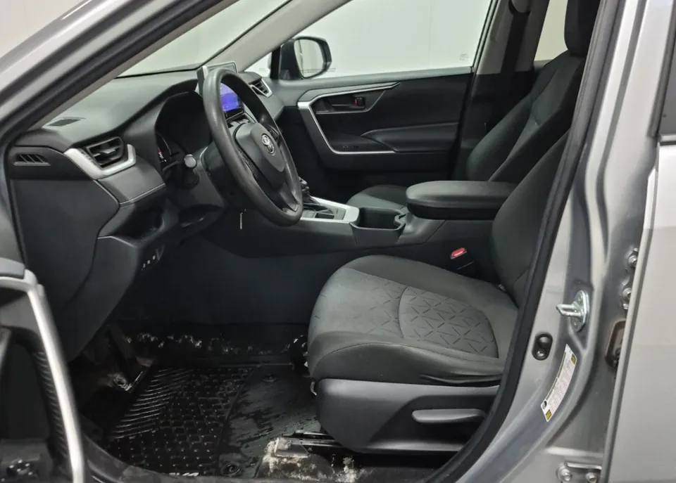 Toyota Rav4 2023 photo 2