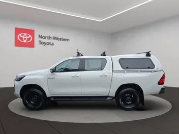 Toyota Hilux 2023 photo 5