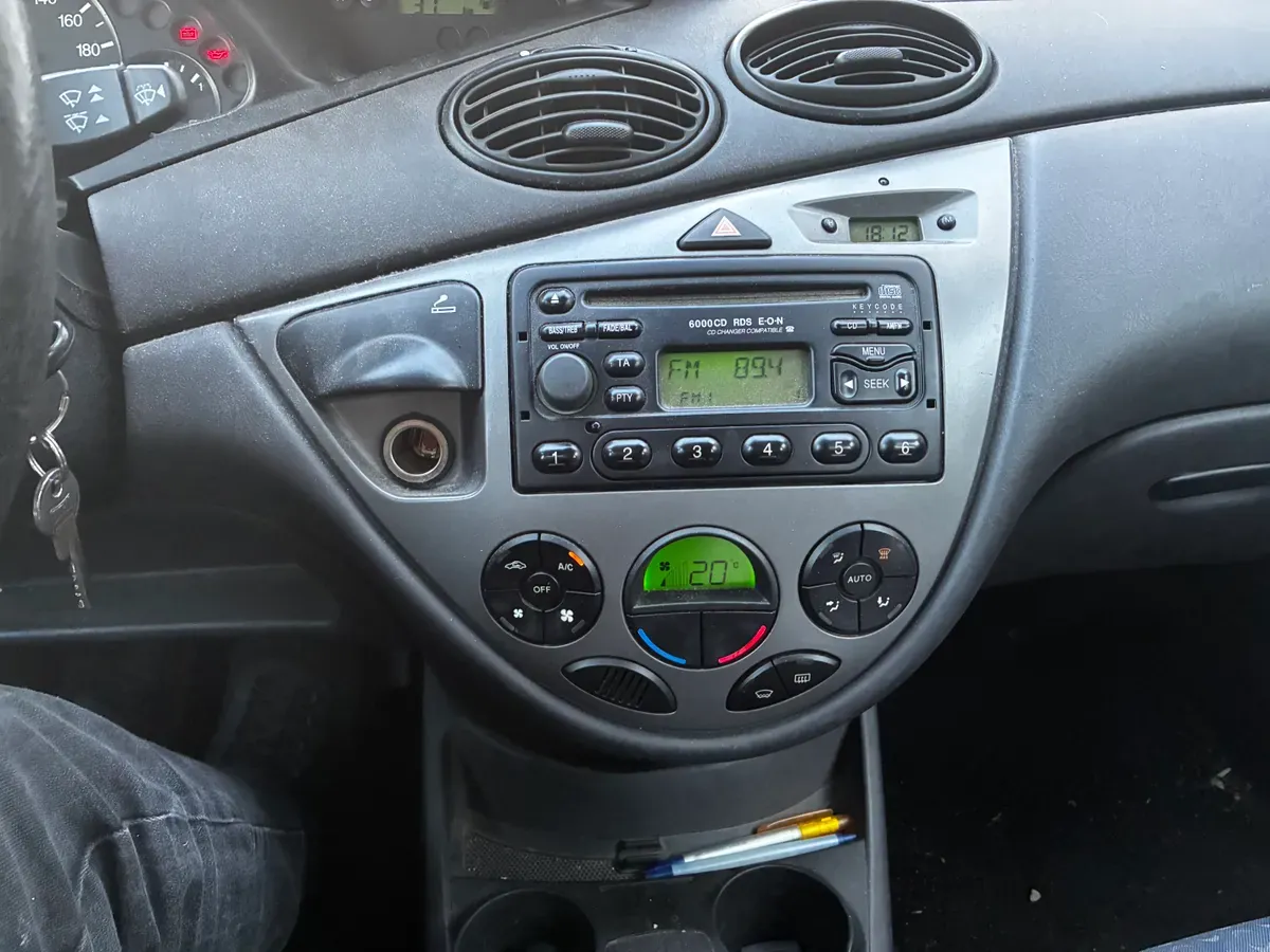 Ford Focus 2004 photo 3