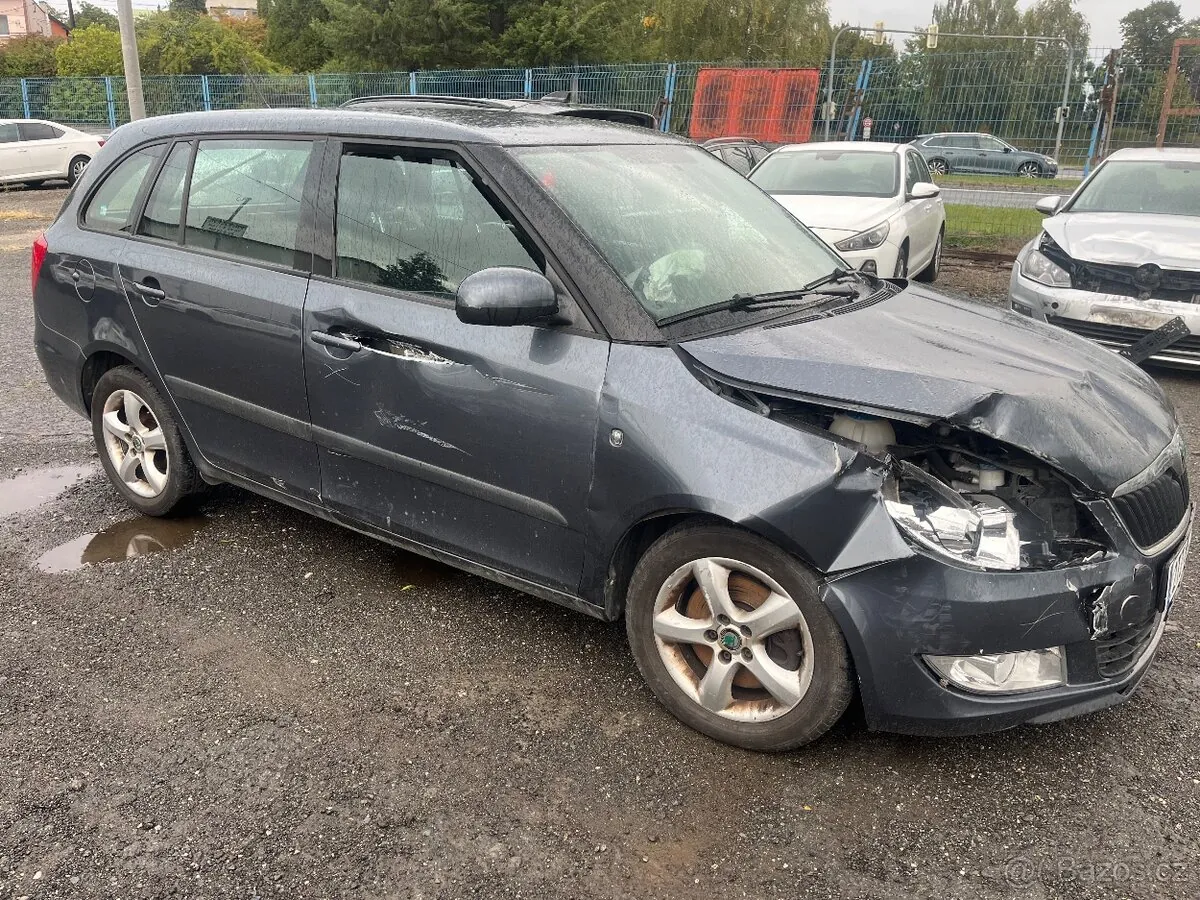 Skoda Fabia 2011 photo 5