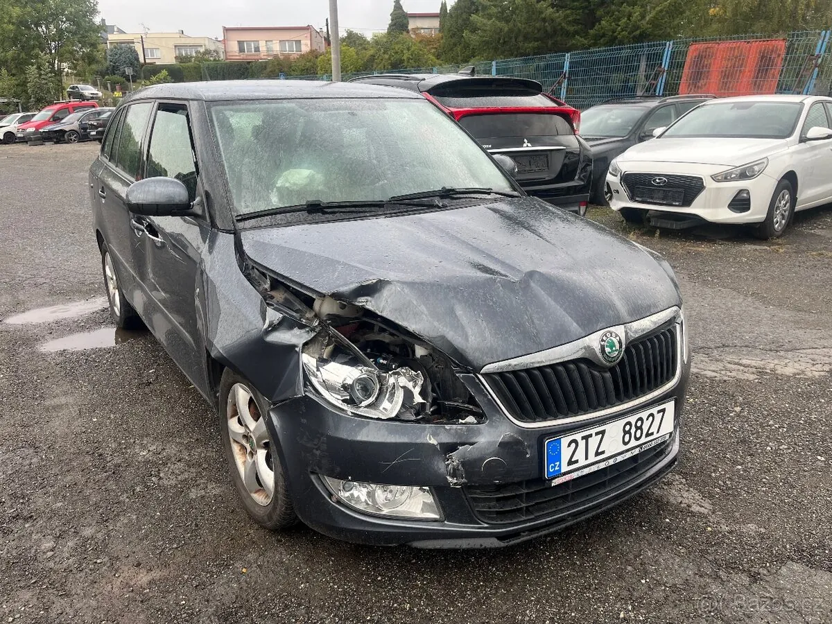 Skoda Fabia 2011 photo 4