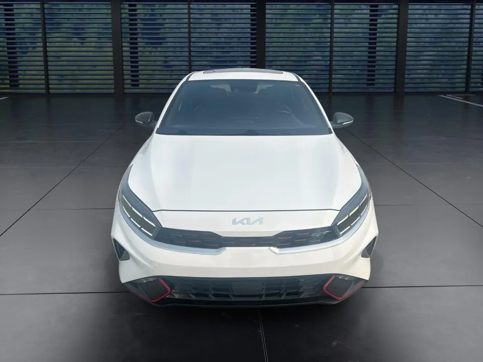 Kia Forte5 2023 photo 3