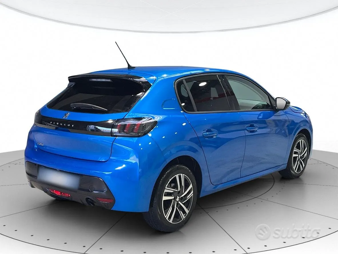 Peugeot 208 2023 photo 3