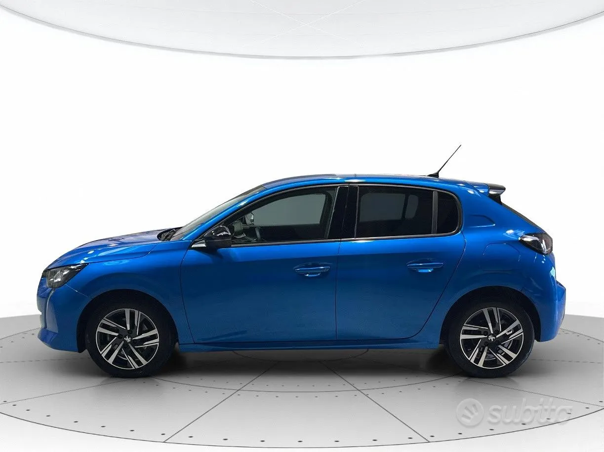 Peugeot 208 2023 photo 2