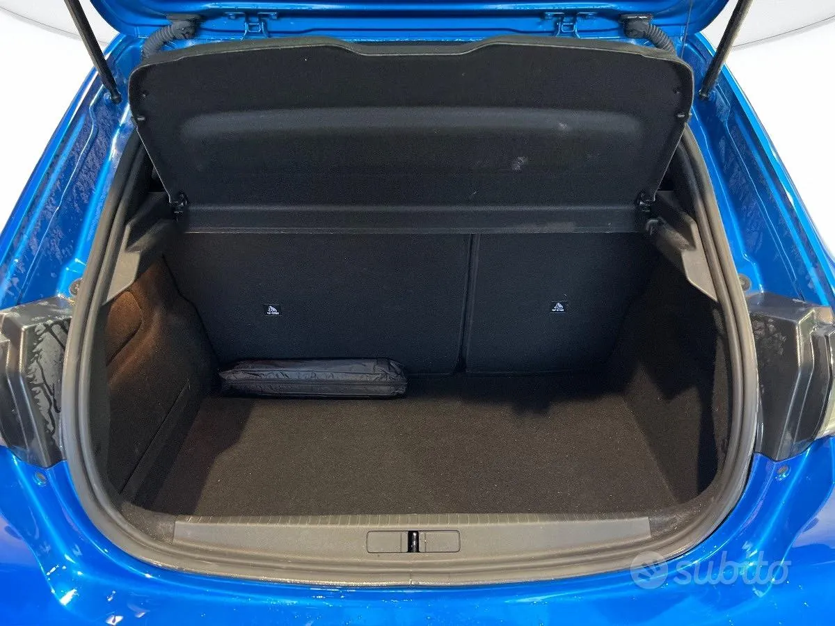Peugeot 208 2023 photo 4
