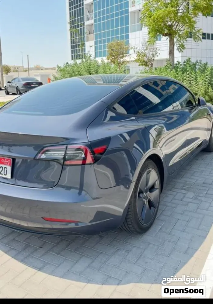 Tesla Model 3 2023 photo 4