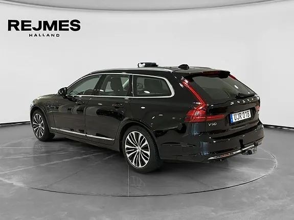 Volvo V90 2023 photo 2