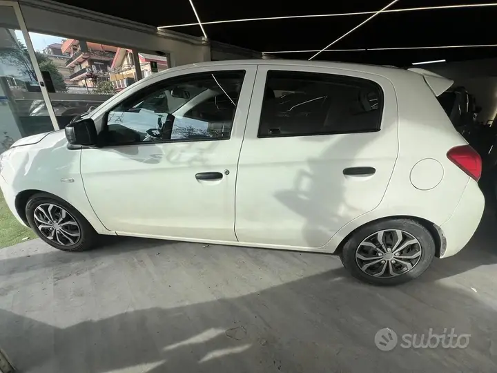 Mitsubishi Space Star 2015 photo 4