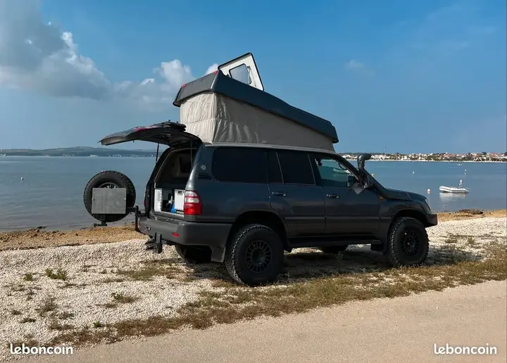 Toyota Land Cruiser 2004 photo 2