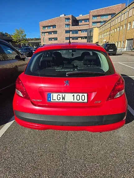 Peugeot 207 2011 photo 3