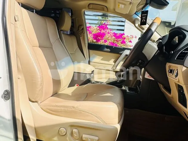 Toyota Land Cruiser Prado 2023 photo 4