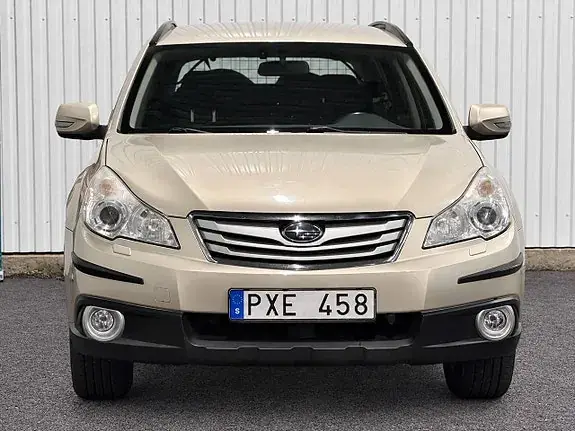 Subaru Outback 2010 photo 2