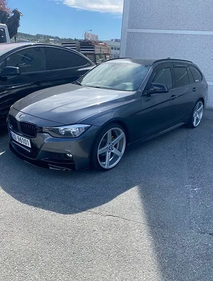 BMW 320I