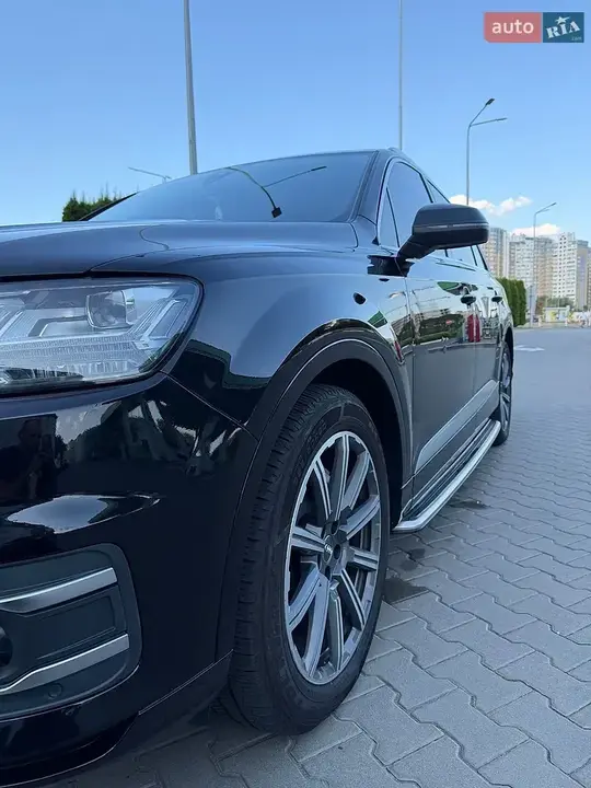 Audi Q7 2017 photo 4