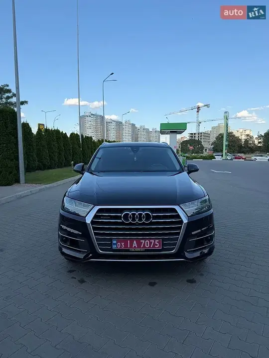 Audi Q7 2017 photo 3