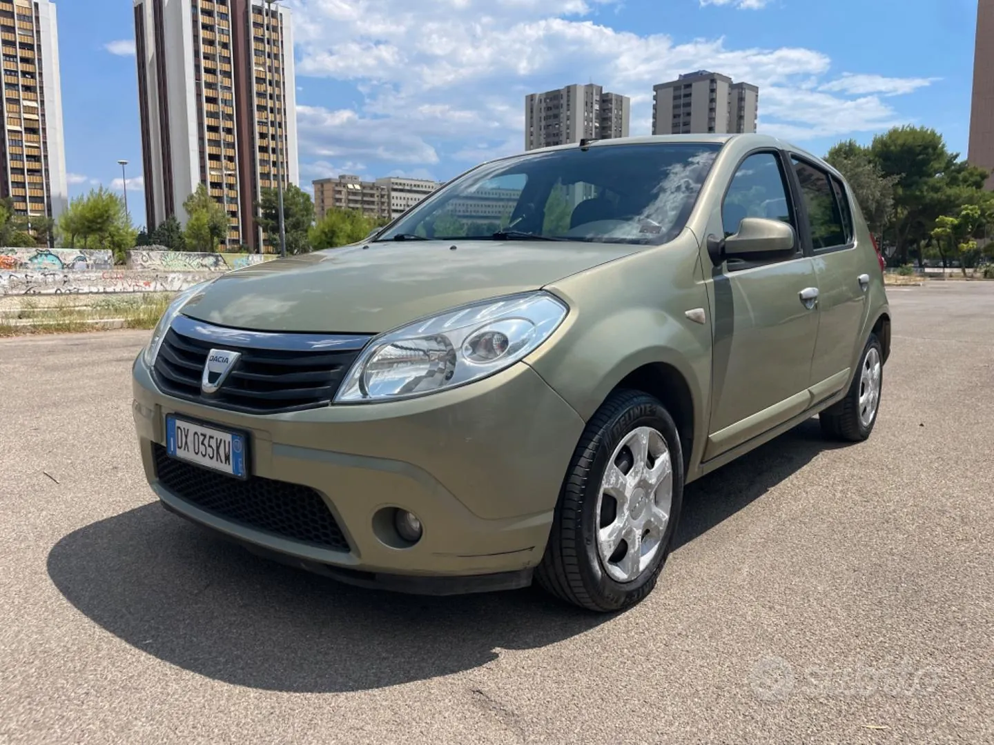 Dacia Sandero 2009 photo 2