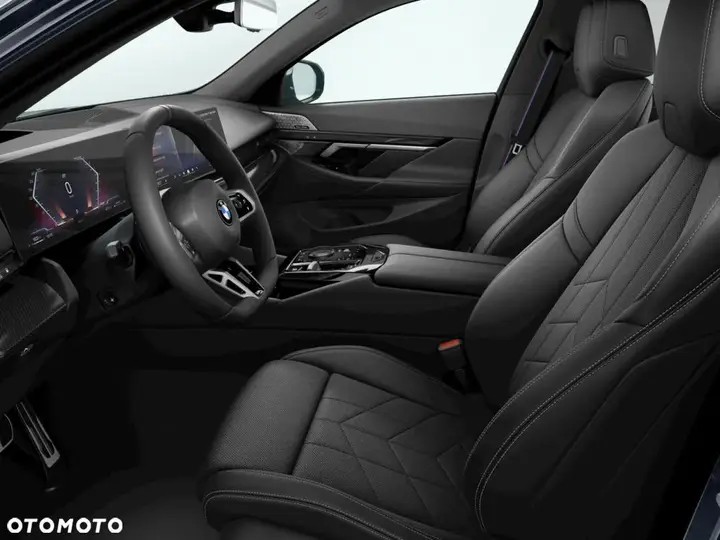 BMW 5 Series 2025 photo 5